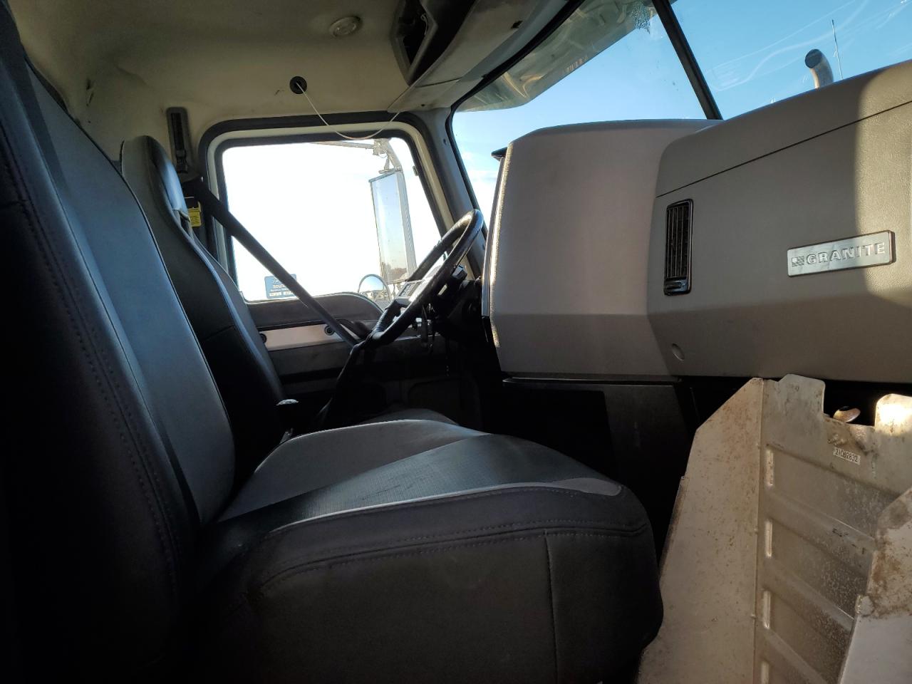 Mack Granite Image 4