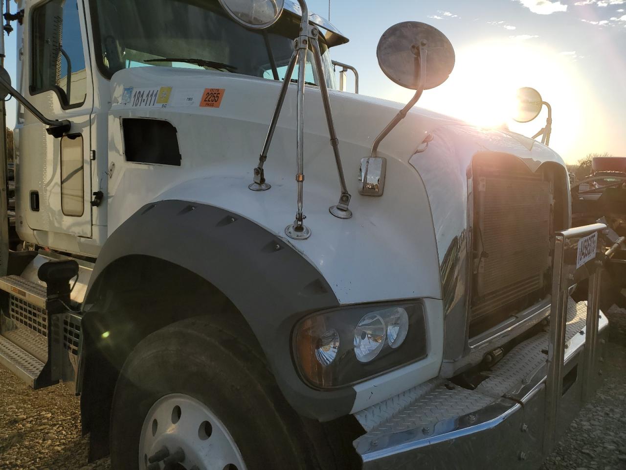 Mack Granite Image 6