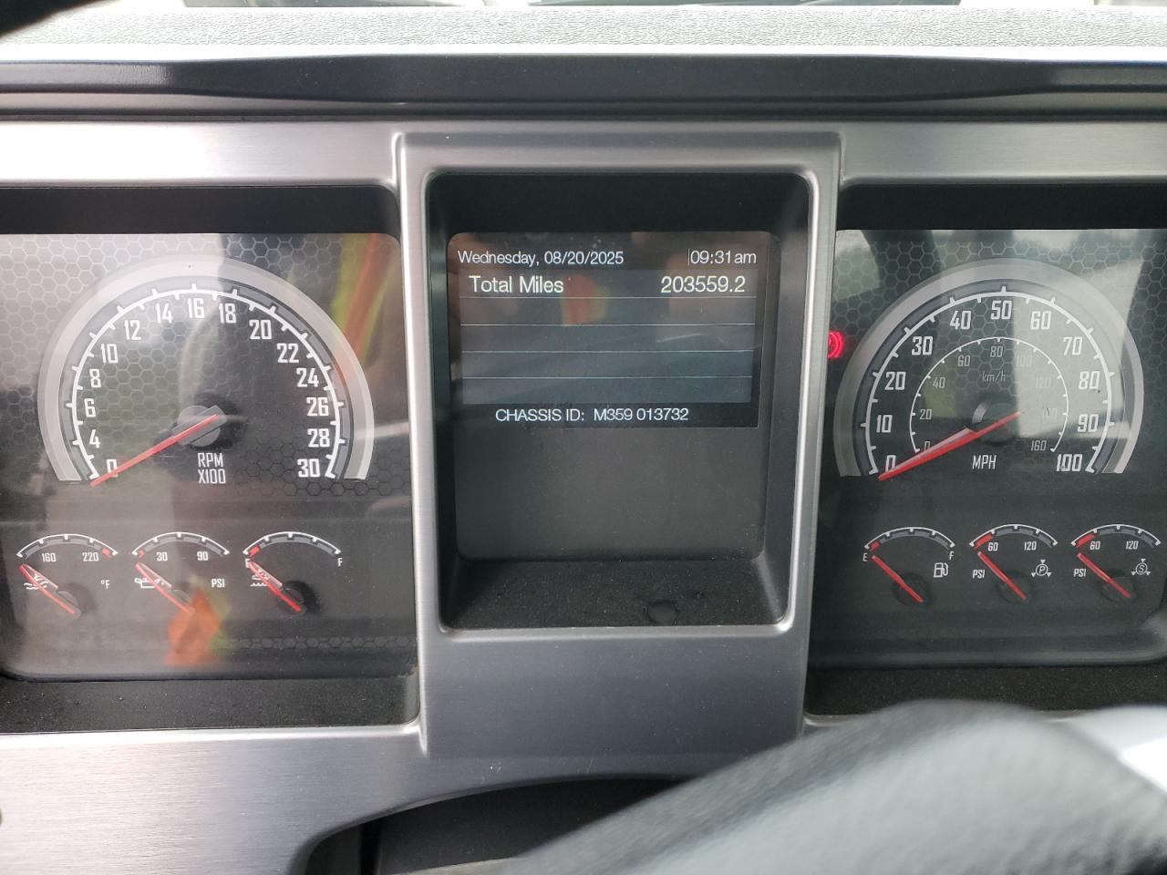 Mack Granite Image 10