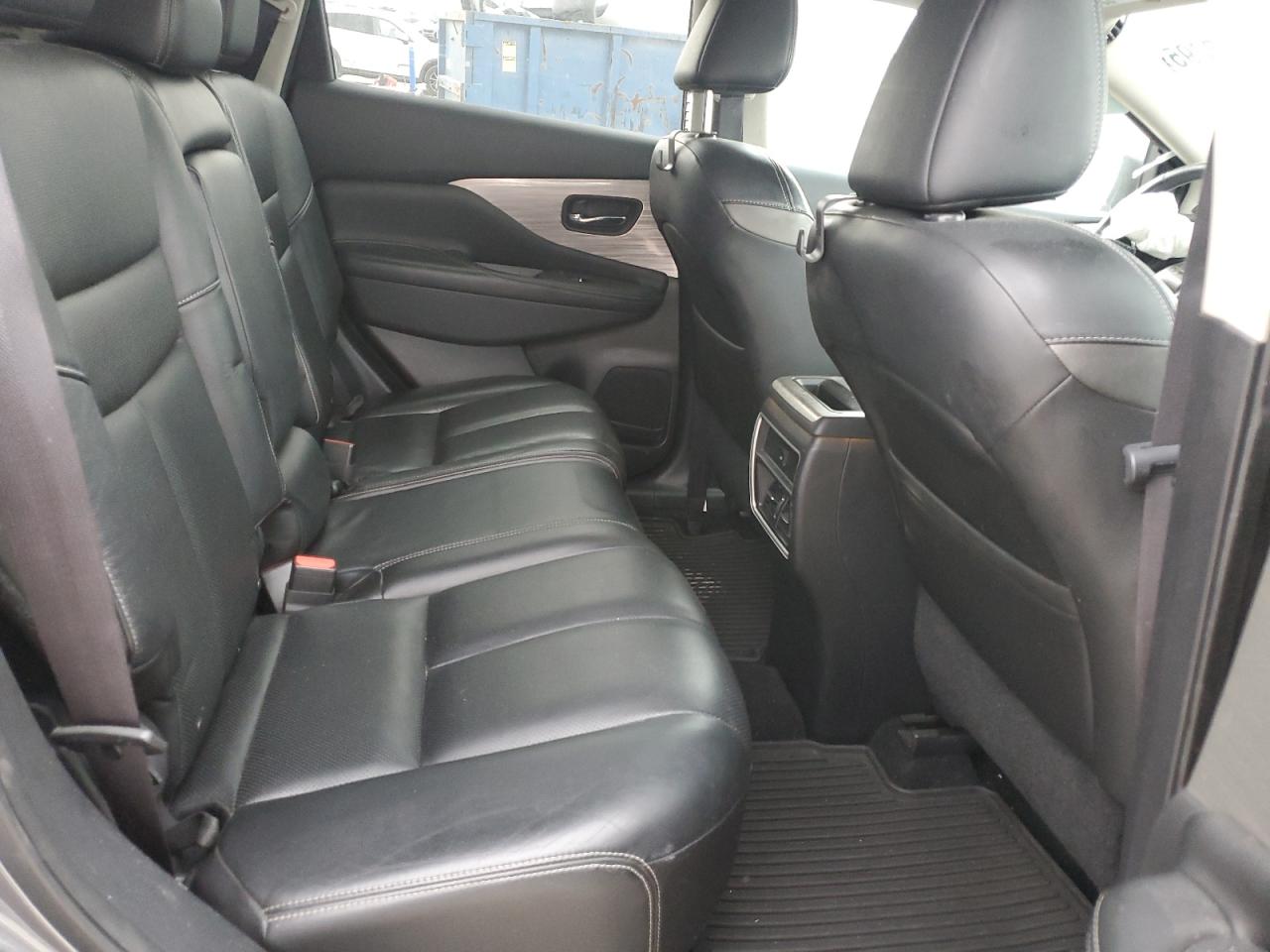 Nissan Murano S Image 2