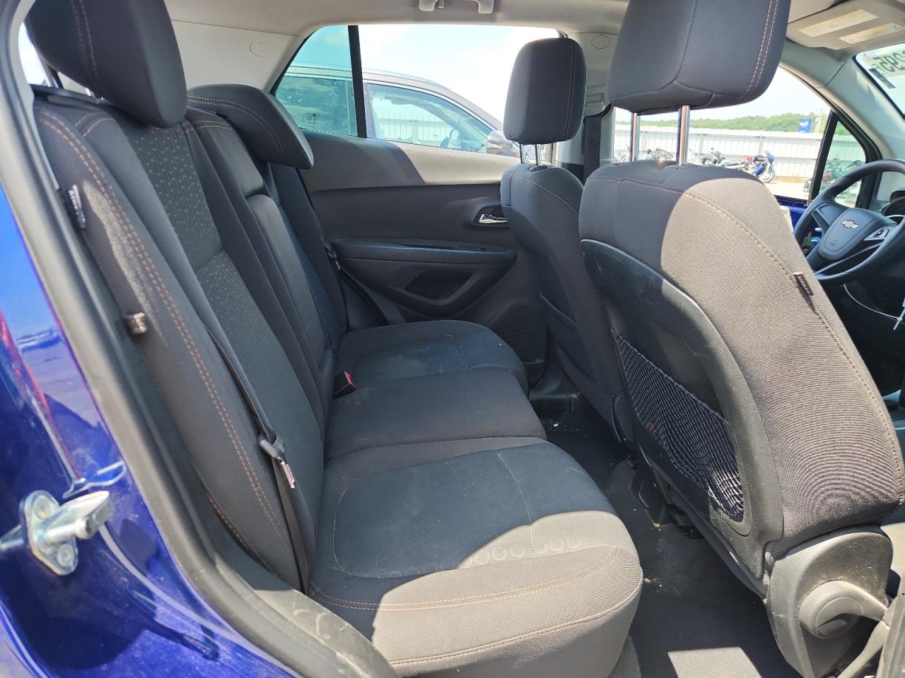 Chevrolet Trax Ls Image 12