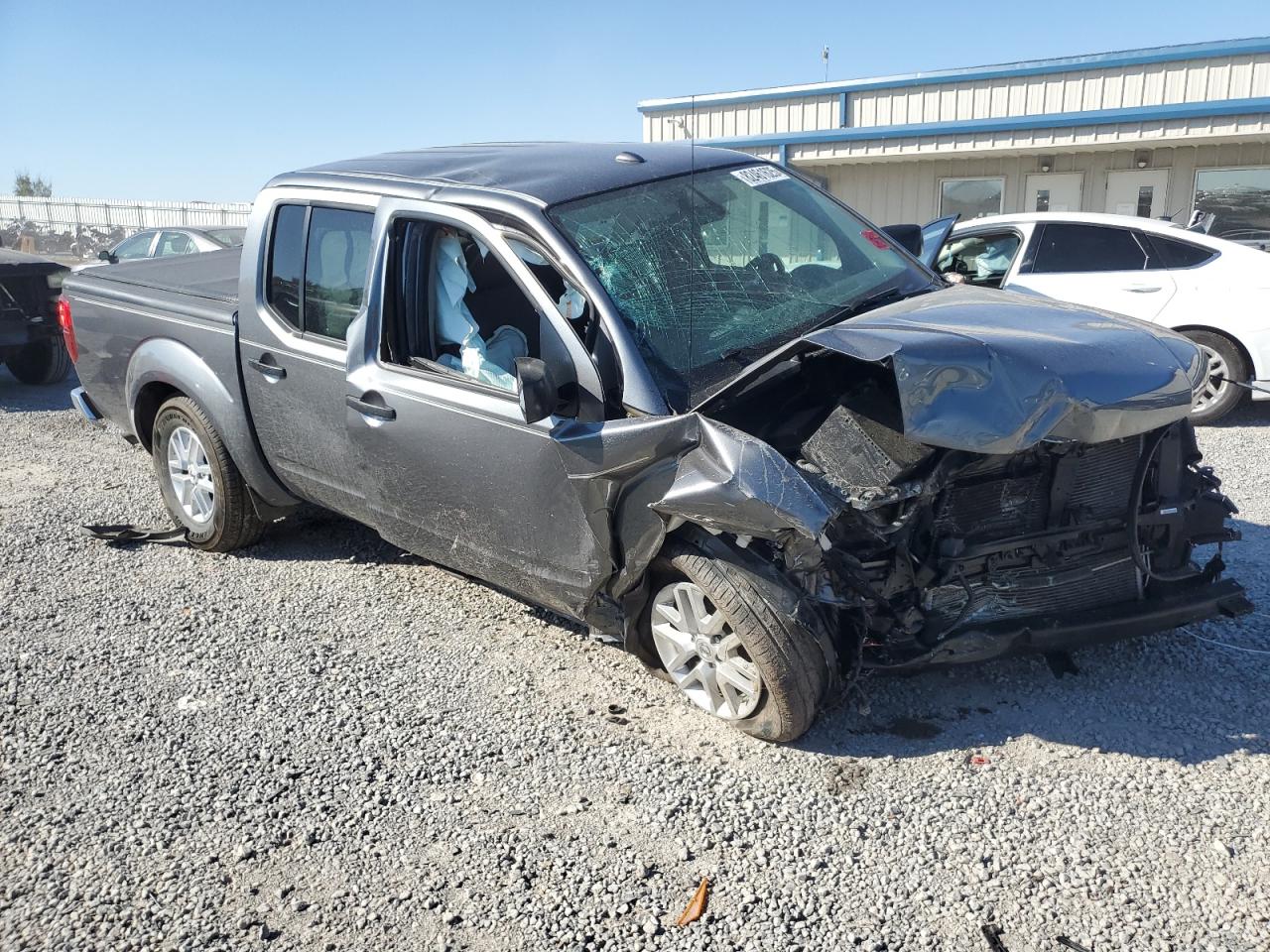 Nissan Frontier S Image 2