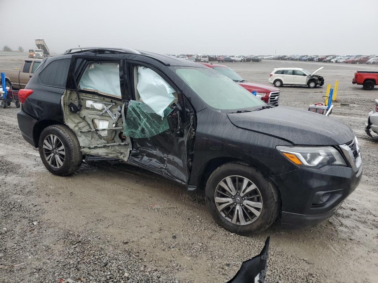 Nissan Pathfinder S Image 8