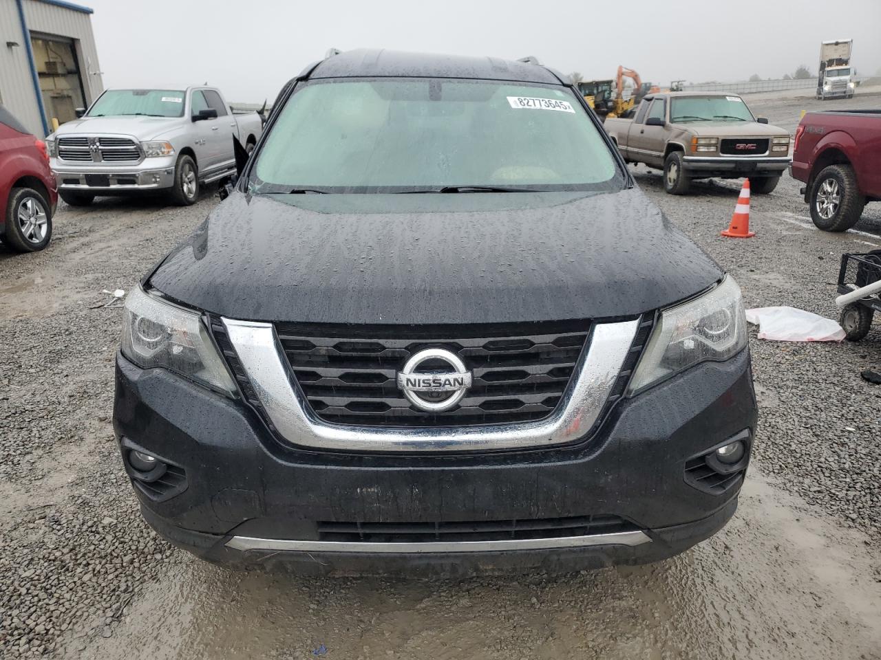 Nissan Pathfinder S Image 3