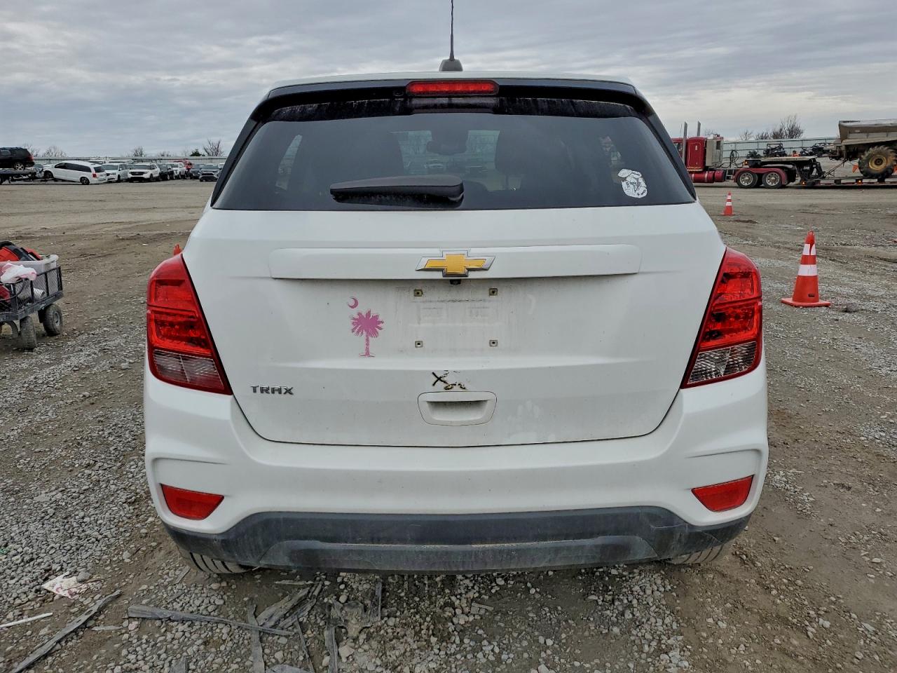 Chevrolet Trax Ls Image 4