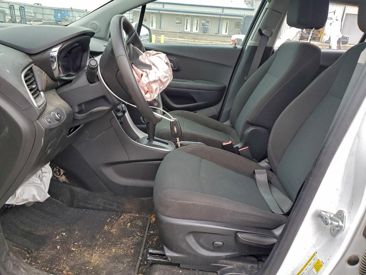 Chevrolet Trax Ls Image 9