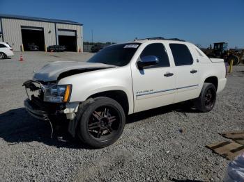 Salvage Chevrolet Avalanche