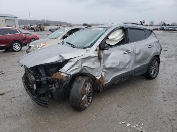  Salvage Hyundai TUCSON