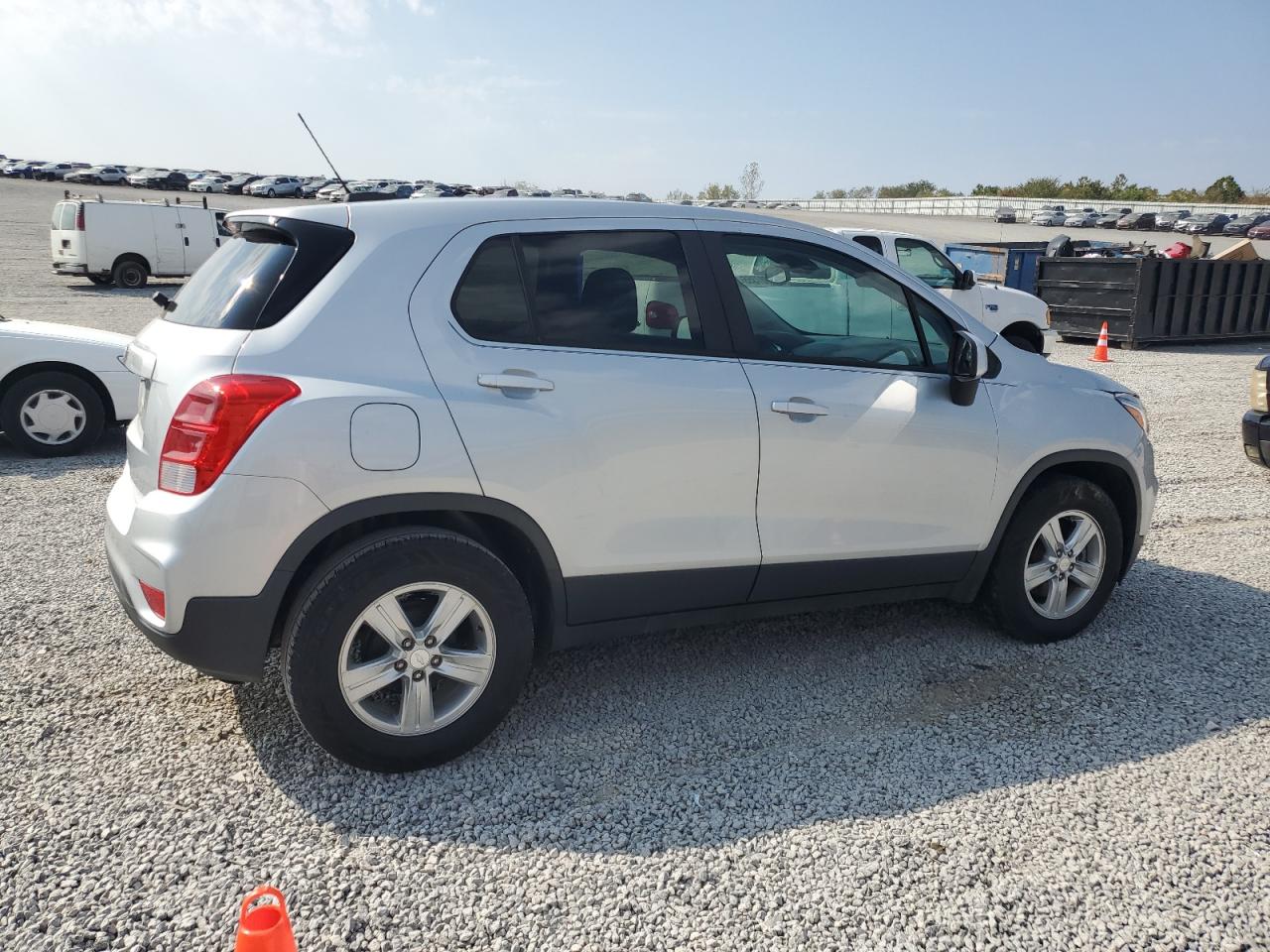 Chevrolet Trax Ls Image 4