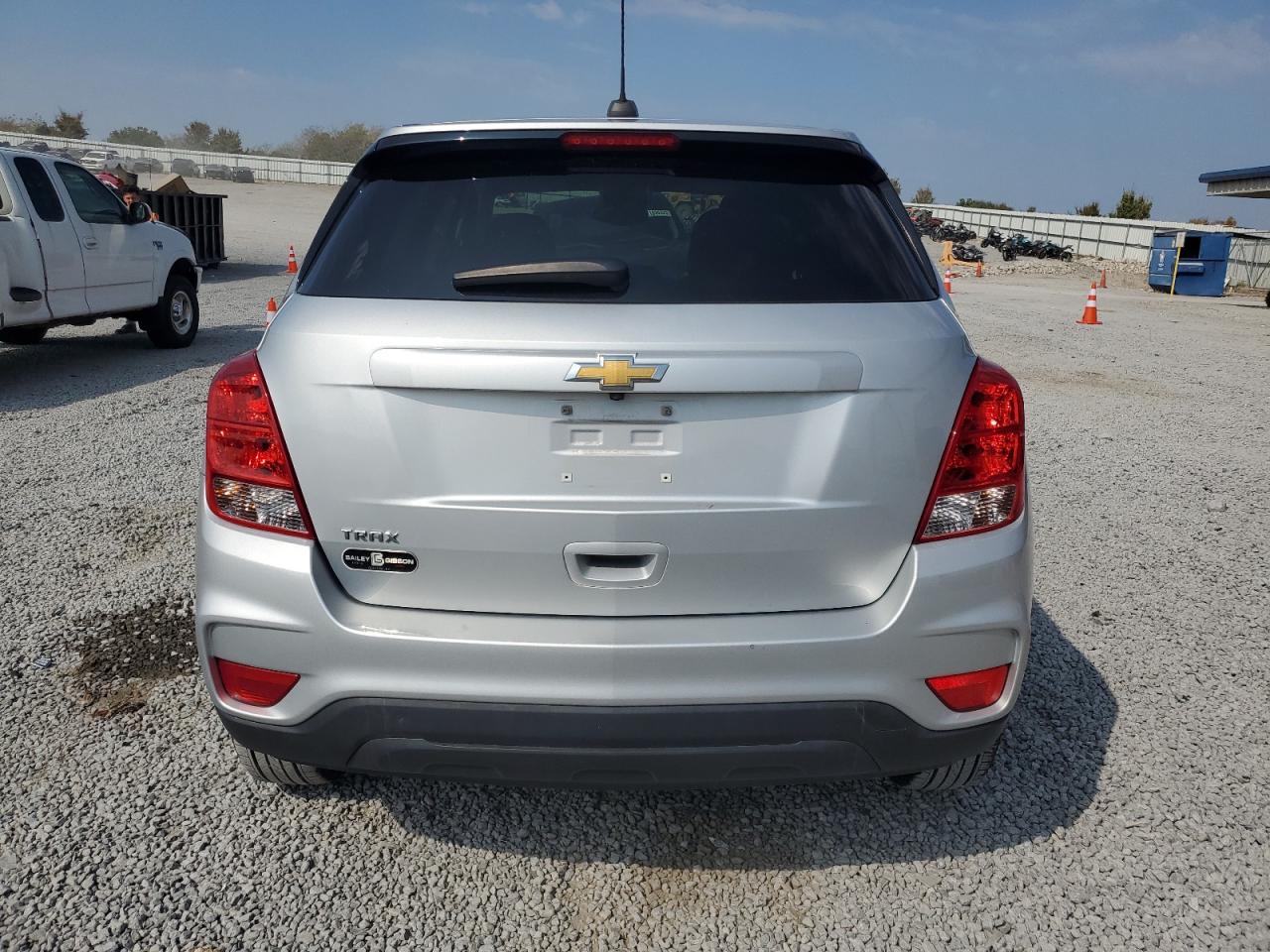 Chevrolet Trax Ls Image 7