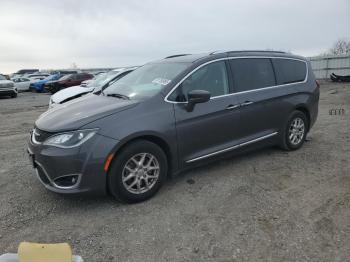  Salvage Chrysler Pacifica