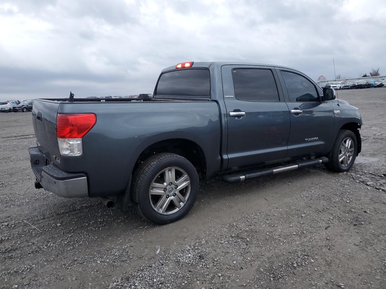 Toyota Tundra Crewmax Limited Image 7