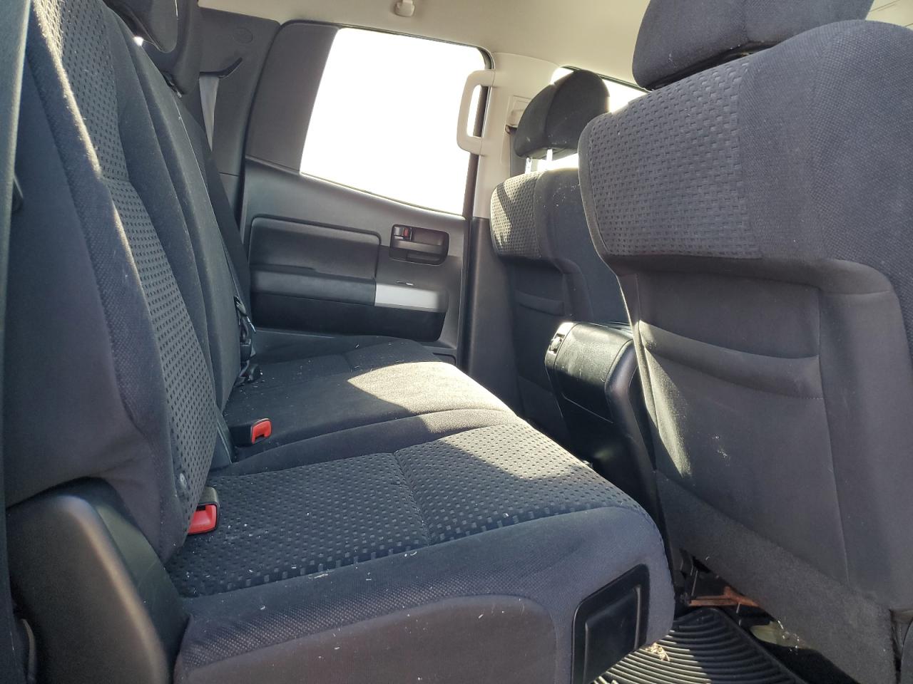 Toyota Tundra Double Cab Image 6