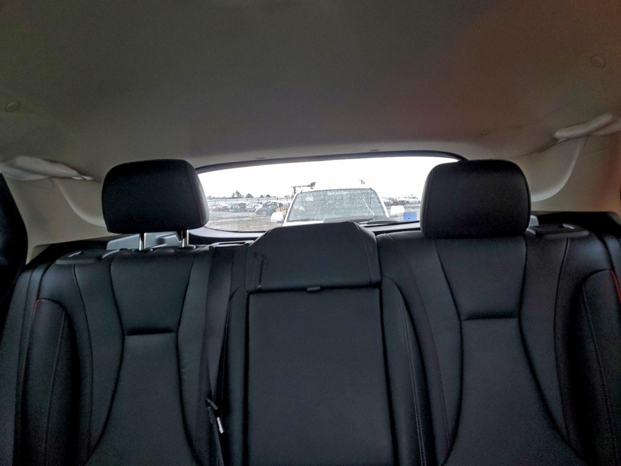 Buick Envision Essence Image 13