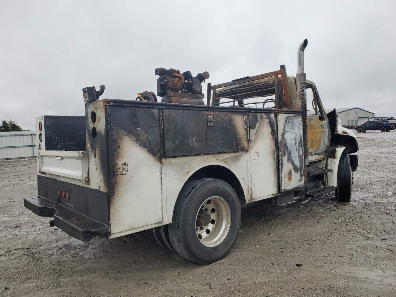 International 4000 4300 Image 4