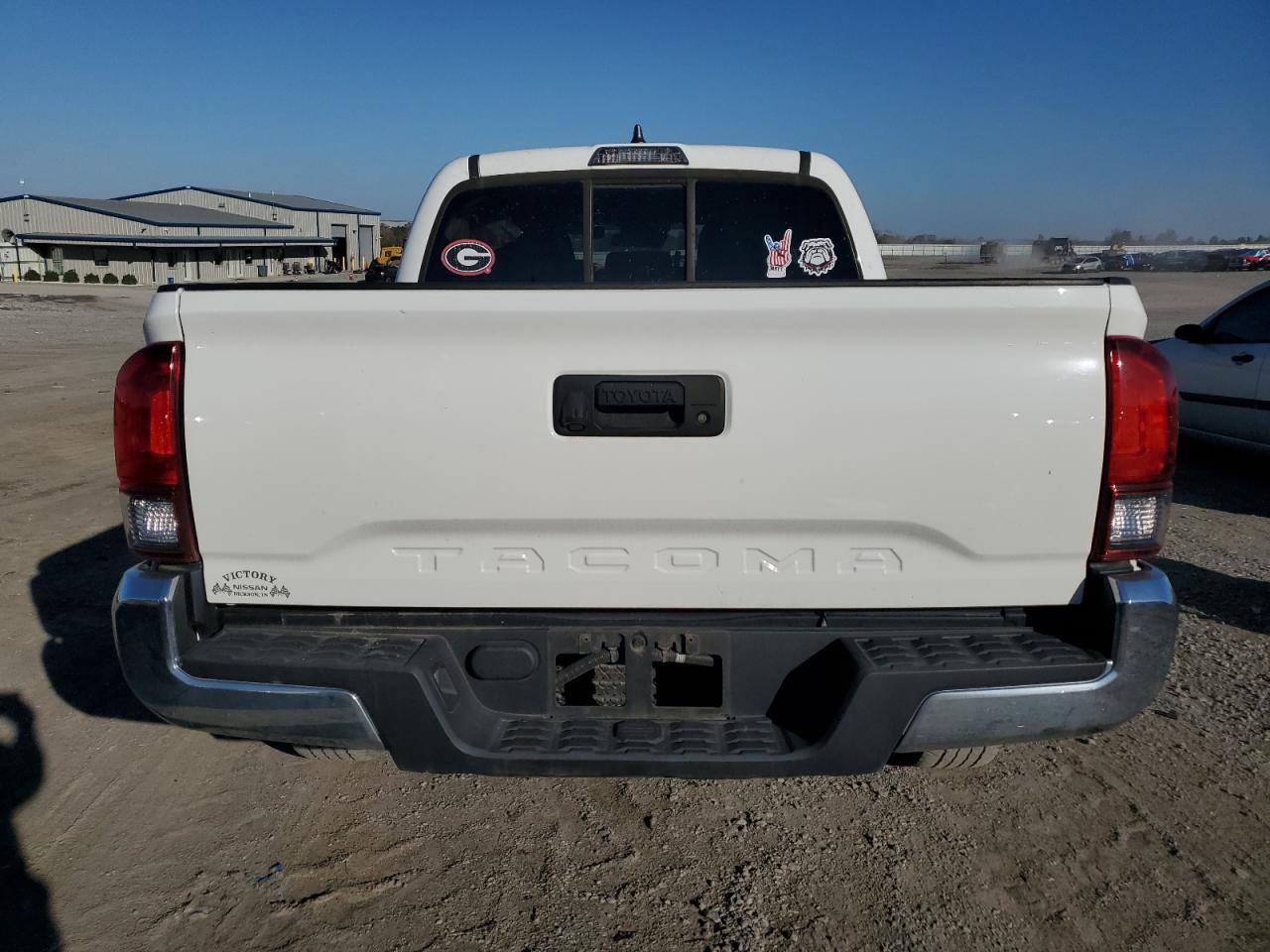 Toyota Tacoma Double Cab Image 10