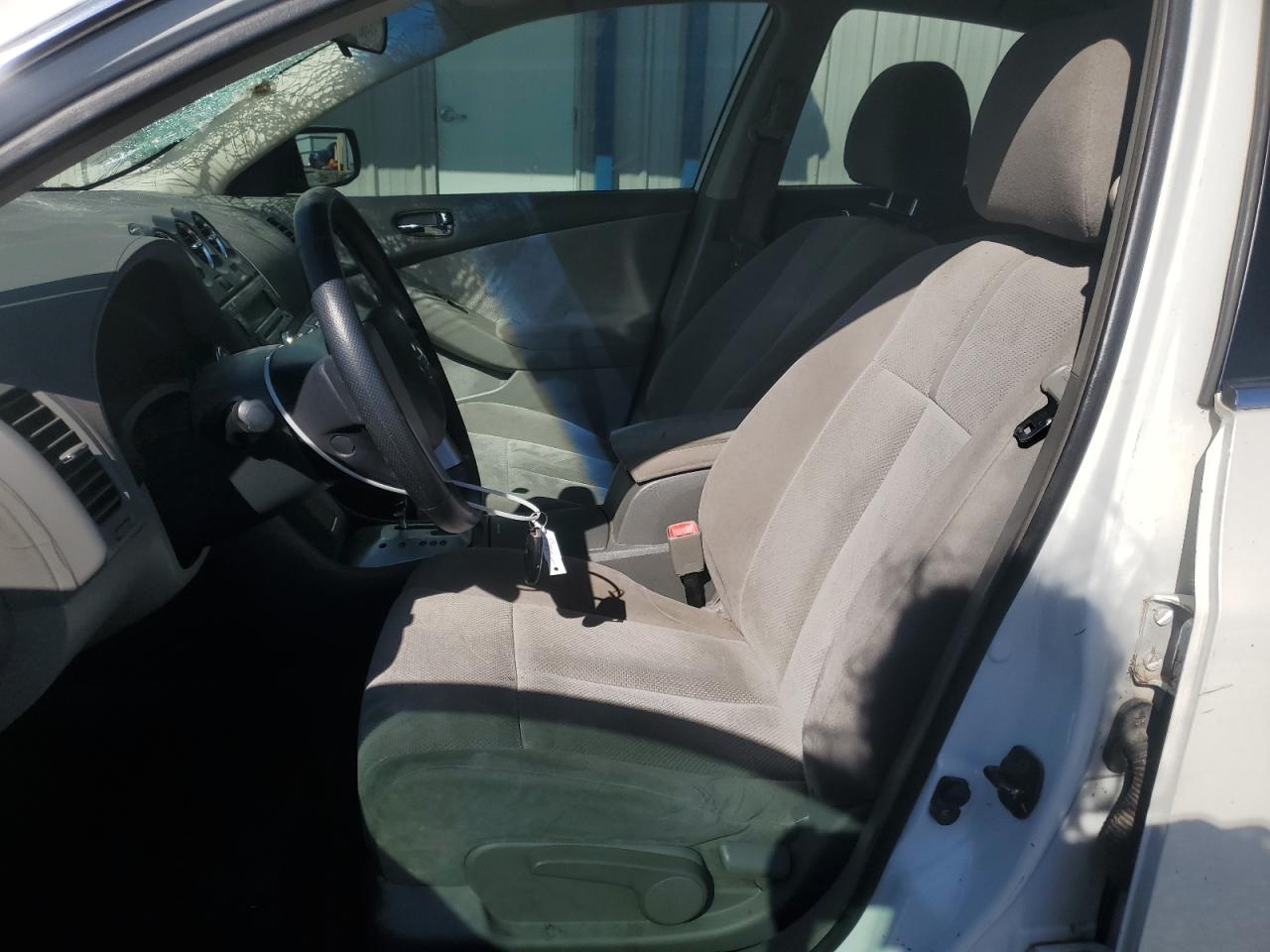 Nissan Altima 2.5 Image 9