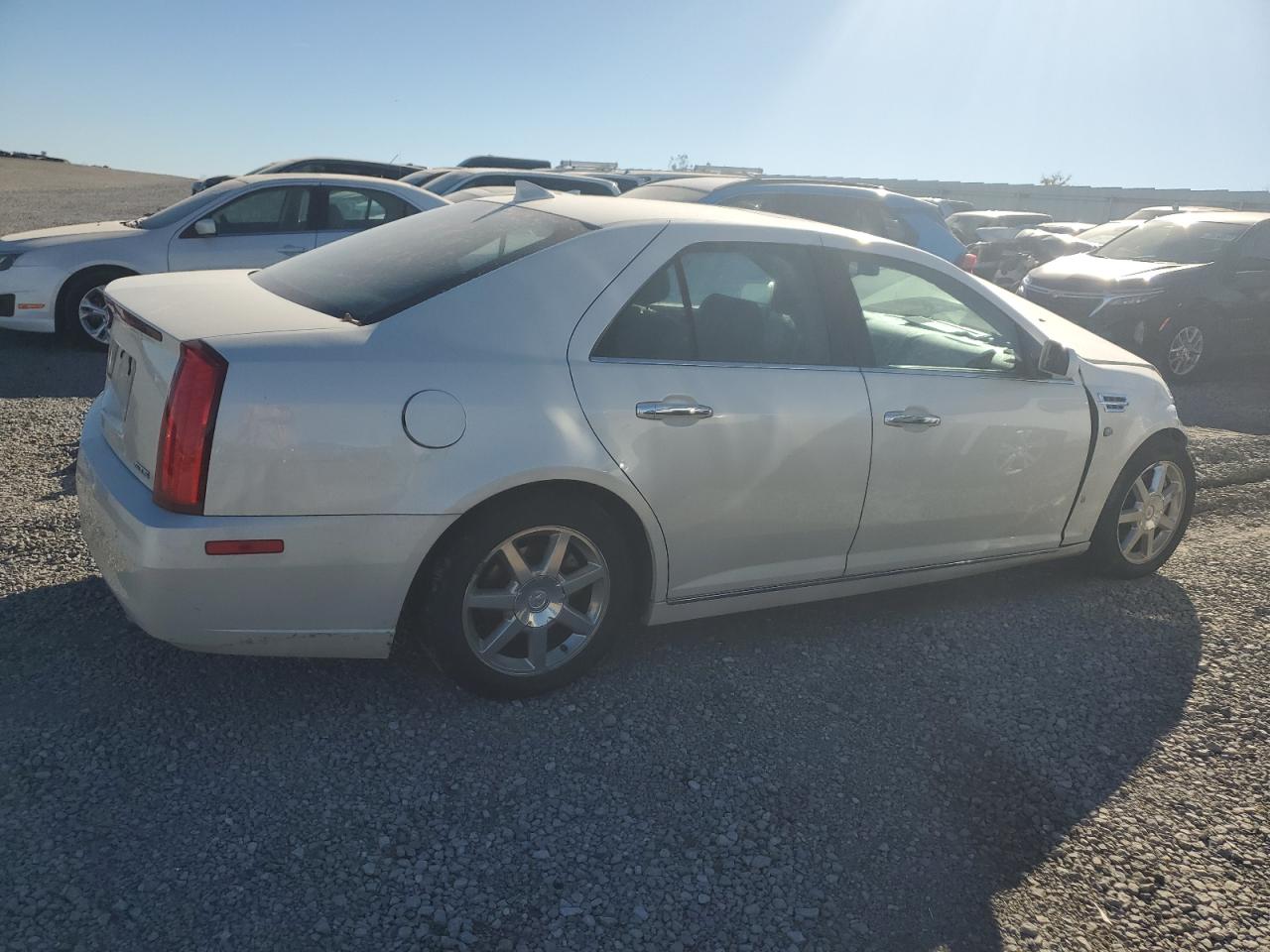 Cadillac STS Image 2