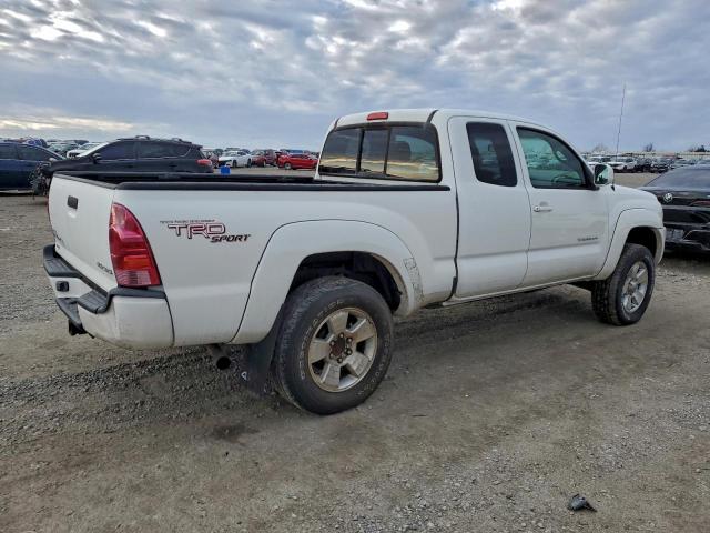 Toyota Tacoma Access Cab Image 2
