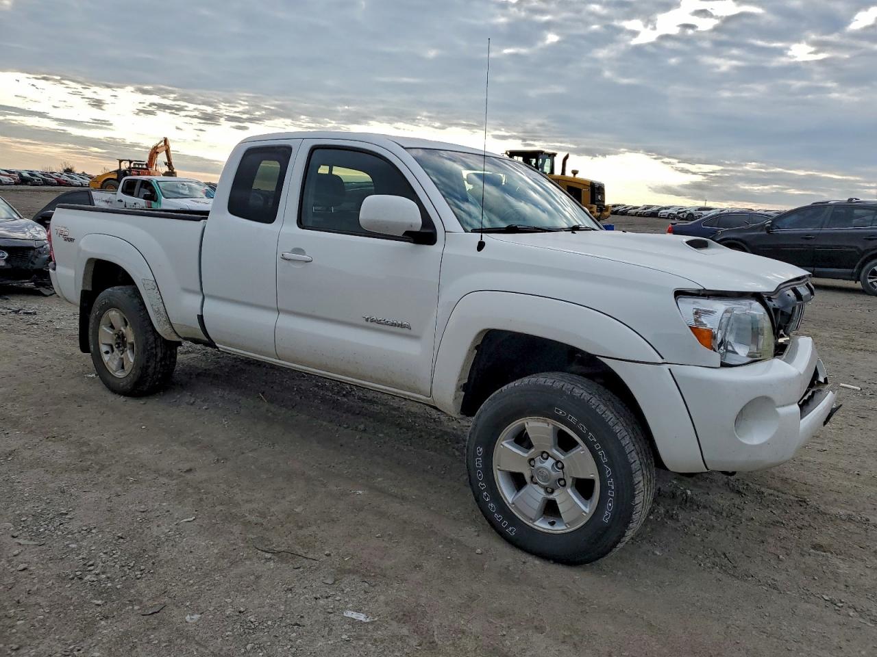 Toyota Tacoma Access Cab Image 12