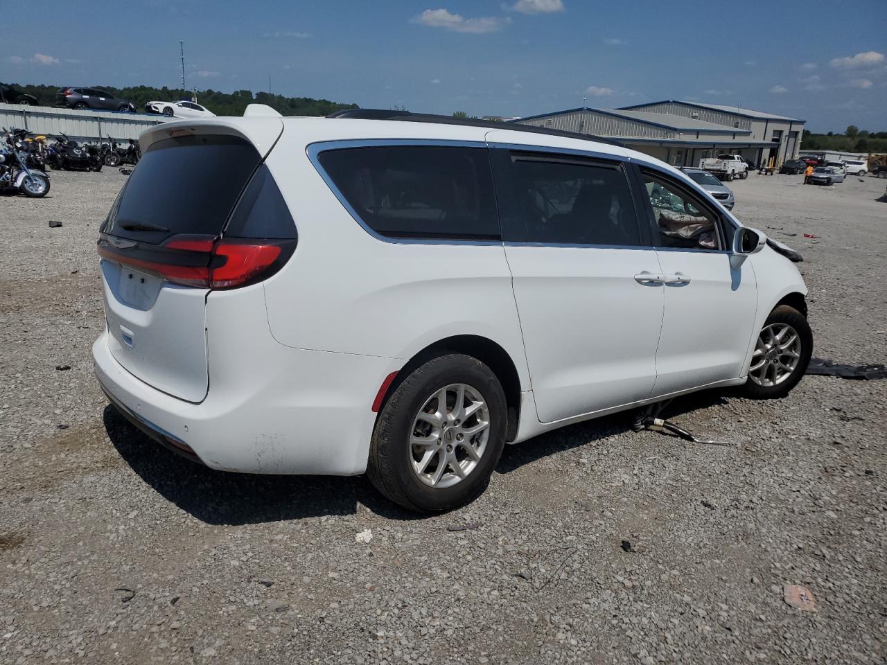 Chrysler Pacifica Touring L Image 5