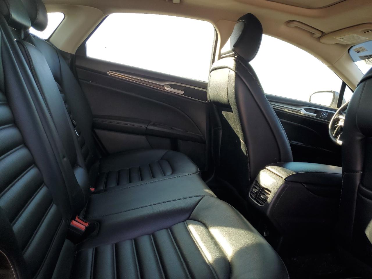 Ford Fusion Sel Image 2