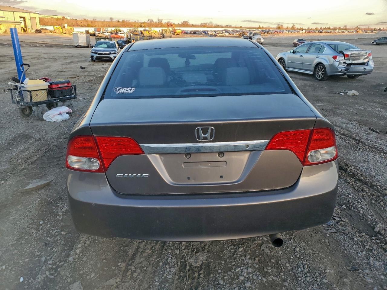 Honda Civic Lx Image 8