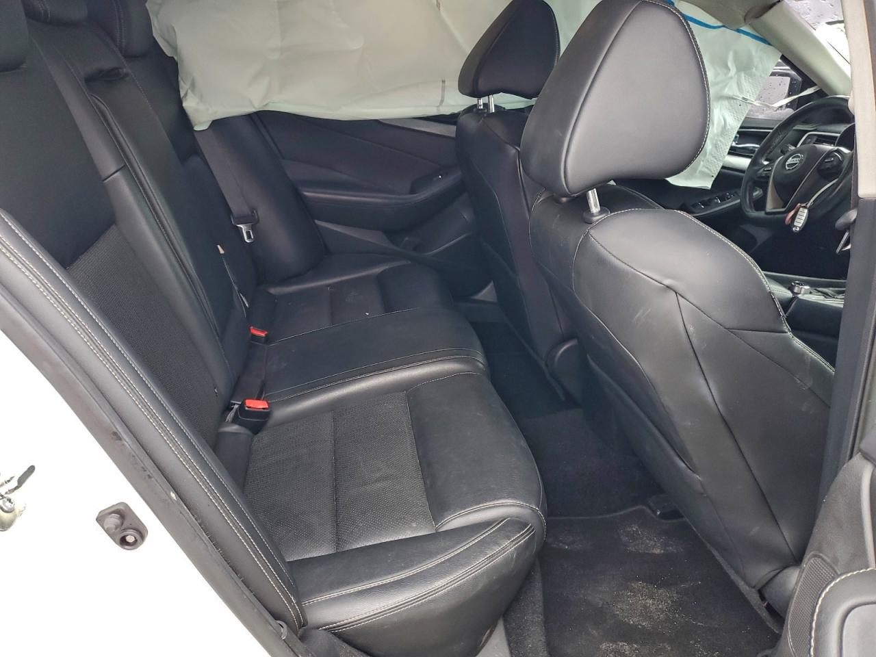 Nissan Maxima 3.5s Image 9