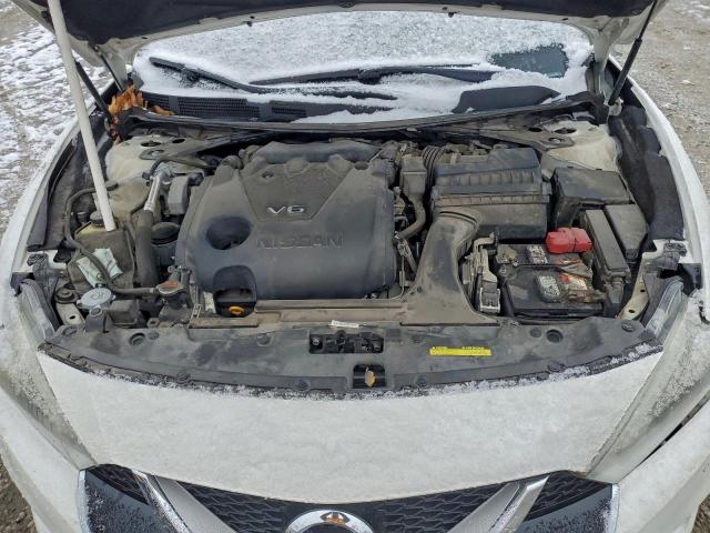 Nissan Maxima 3.5s Image 11