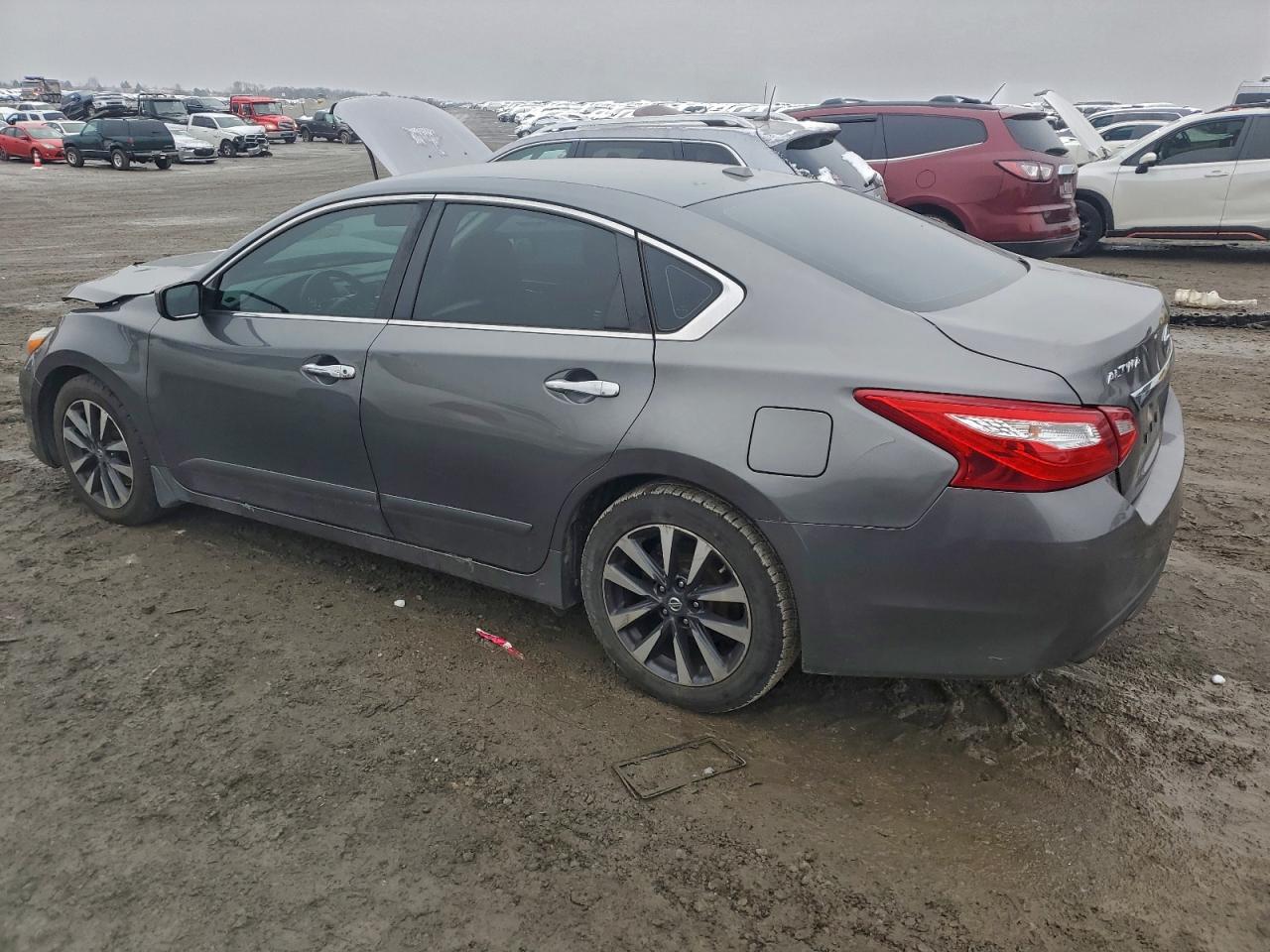 Nissan Altima 2.5 Image 2