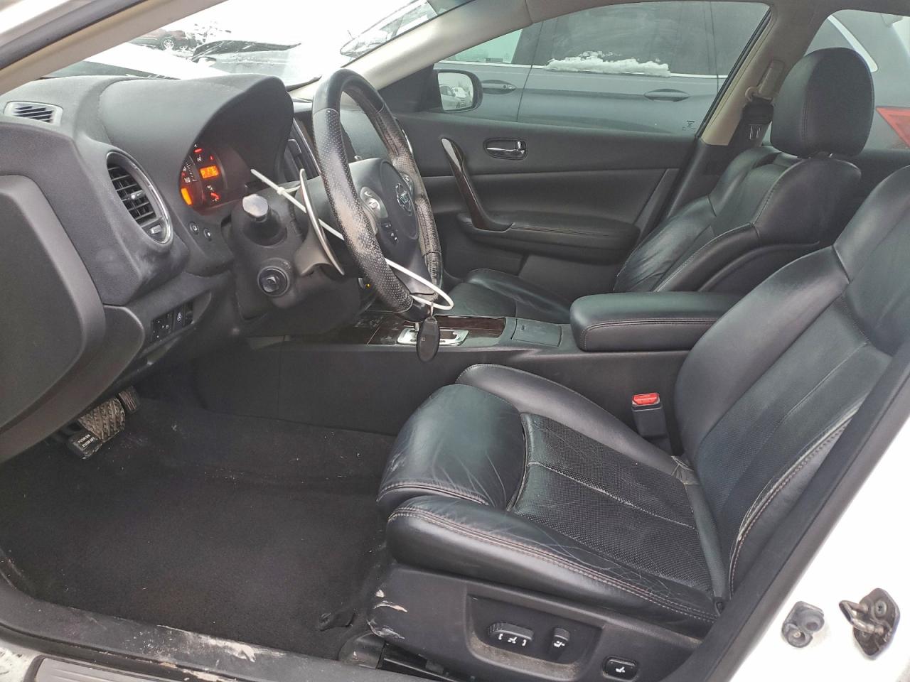 Nissan Maxima S Image 7