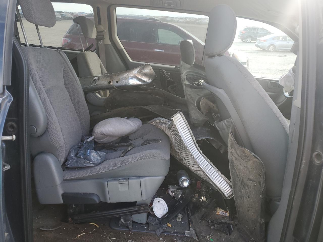 Chrysler Minivan Touring Image 12