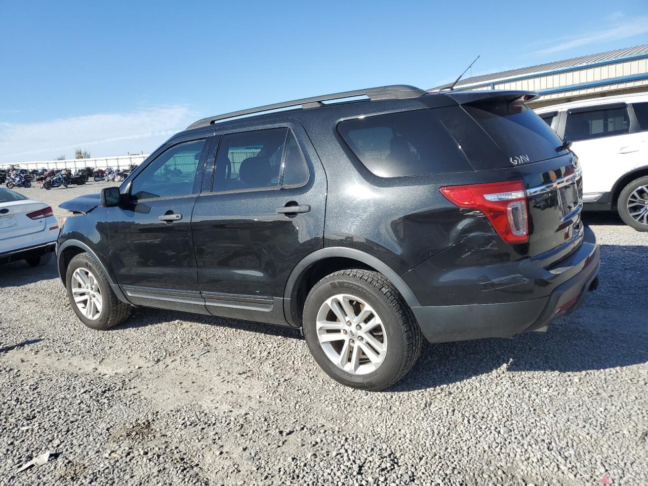 Ford Explorer Image 4
