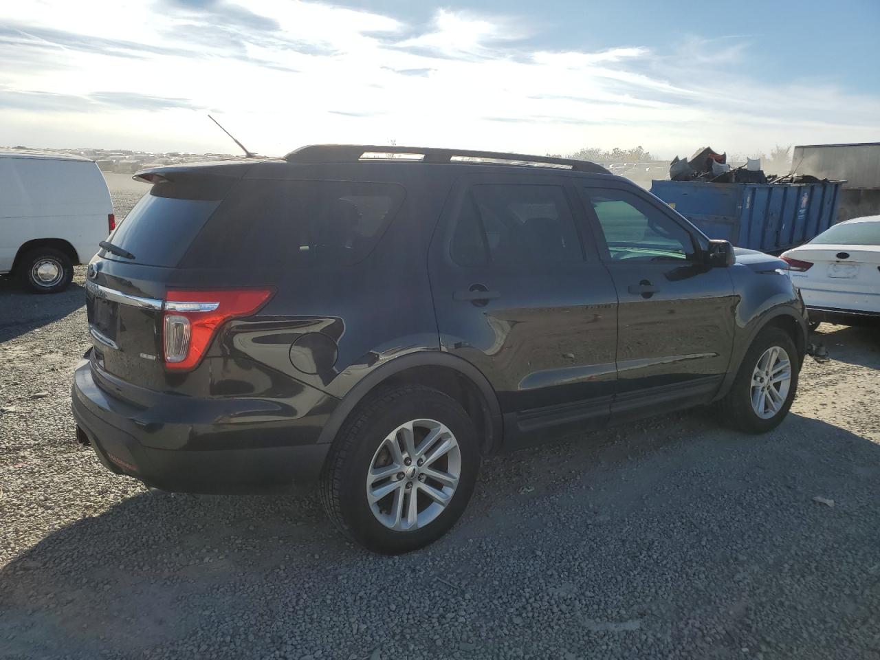 Ford Explorer Image 2