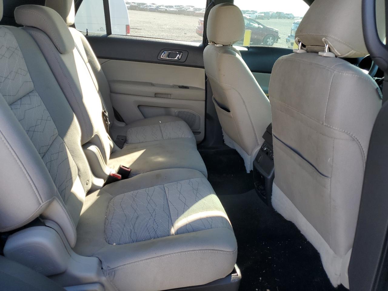 Ford Explorer Image 8