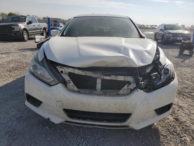 Nissan Altima 2.5 Image 12