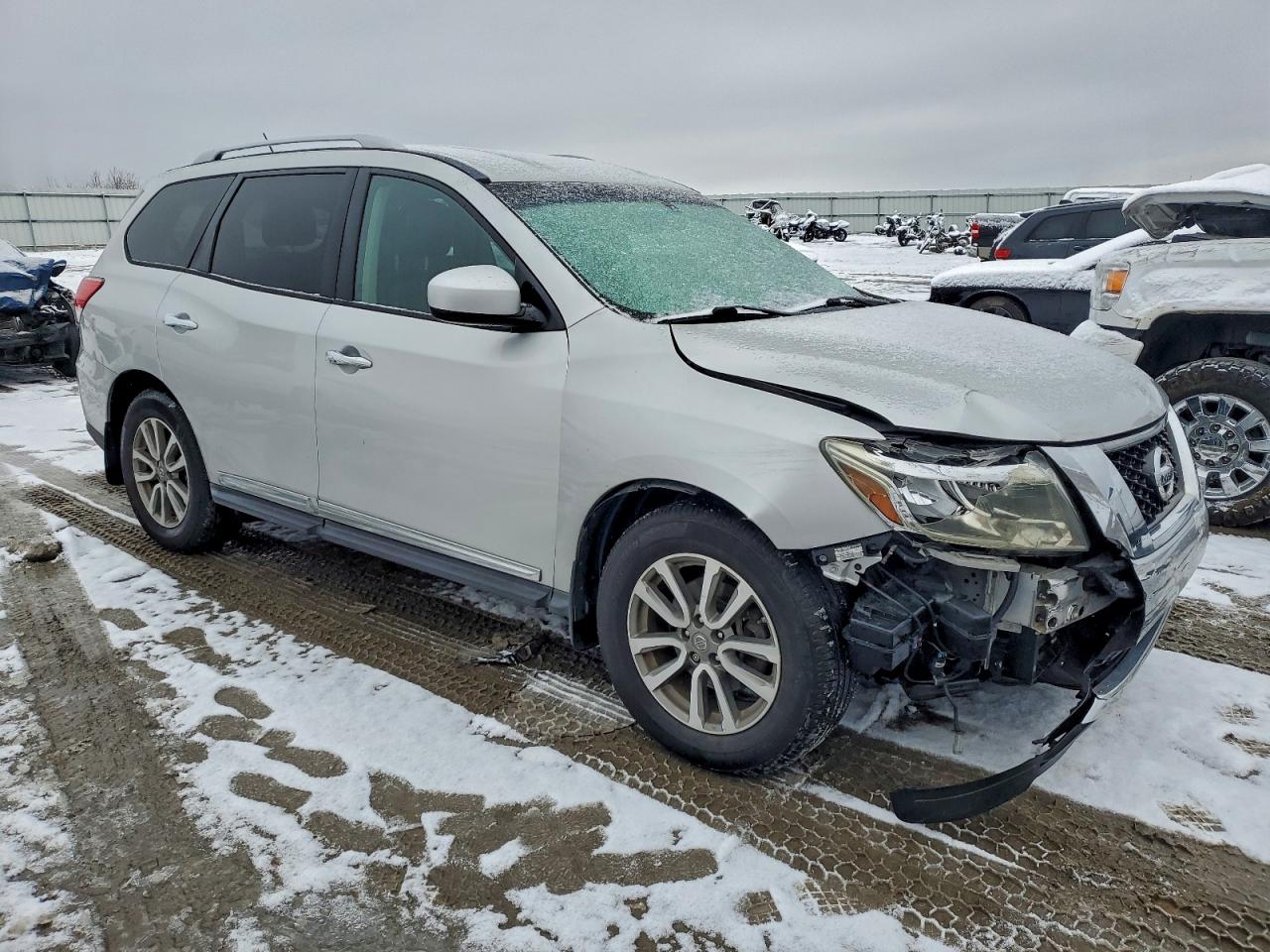 Nissan Pathfinder S Image 10