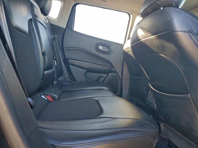 Jeep Compass Latitude Image 9