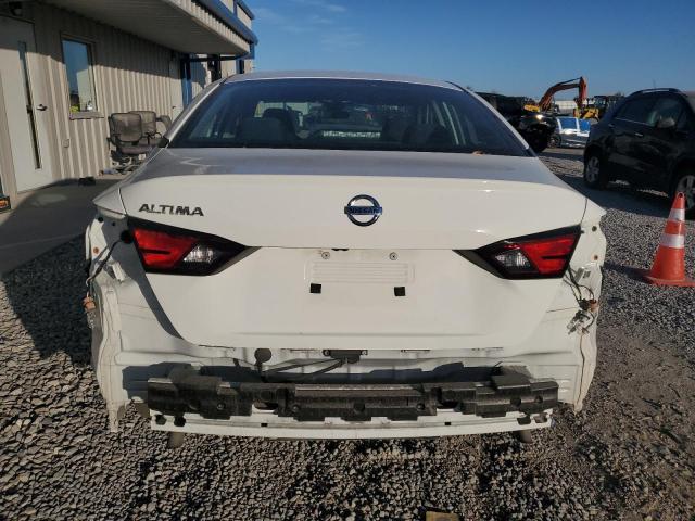 Nissan Altima S Image 6