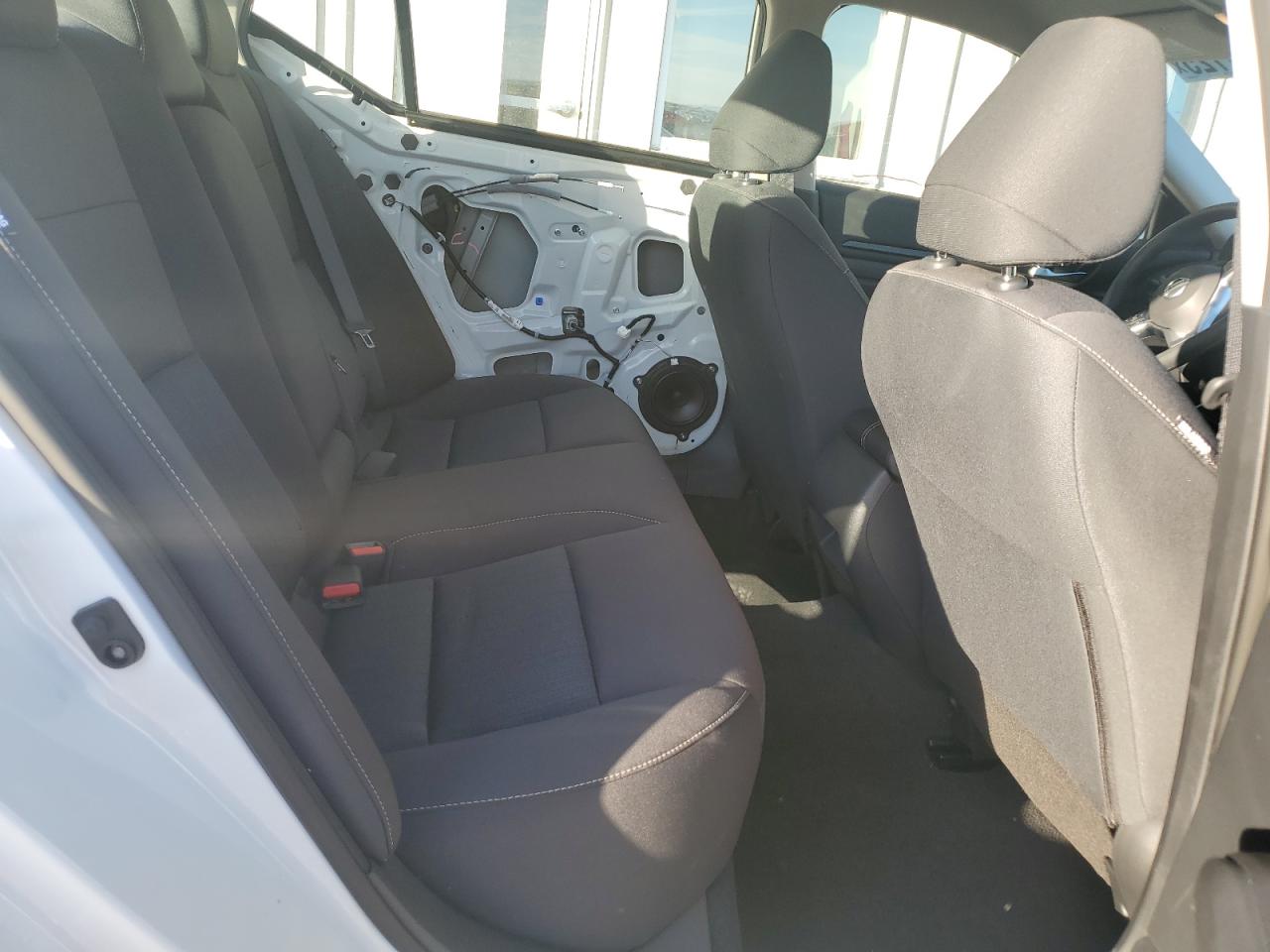 Nissan Altima S Image 5