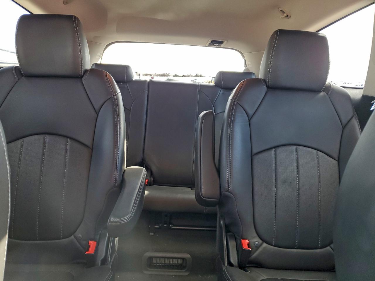 Buick Enclave Image 12