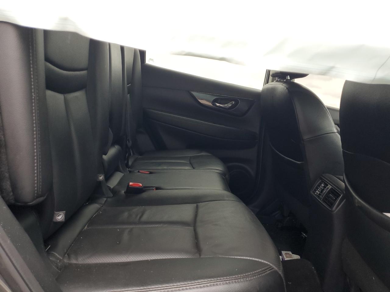 Nissan Rogue S Image 12