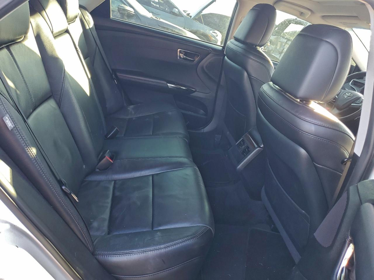 Toyota Avalon Xle Image 7