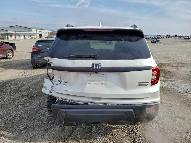 Honda Passport Touring Image 3