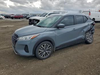  Salvage Nissan Kicks