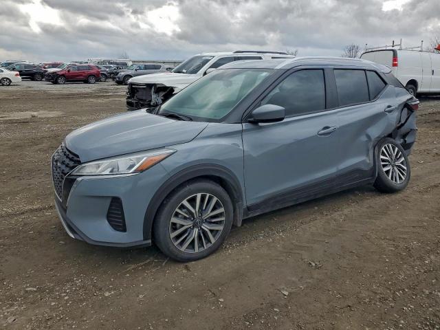  Salvage Nissan Kicks