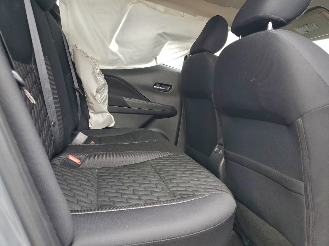 Nissan Kicks Sv Image 8