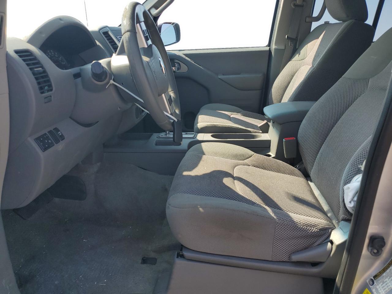 Nissan Frontier S Image 5