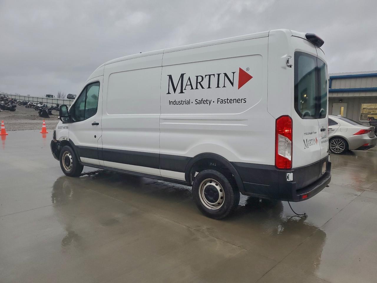 Ford Transit T-250 Image 2