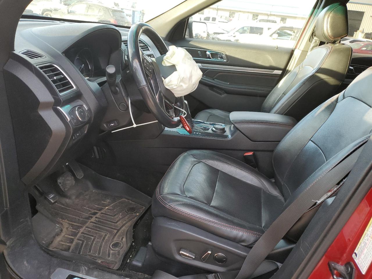 Ford Explorer Sport Image 13